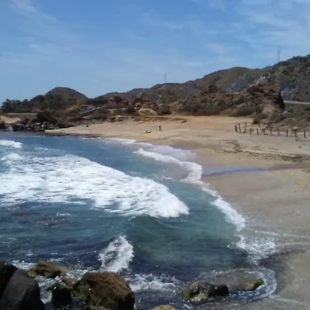 Junto Al Mar En La Costa De Almeria *